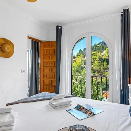 Domingo - Plusholidays Villa