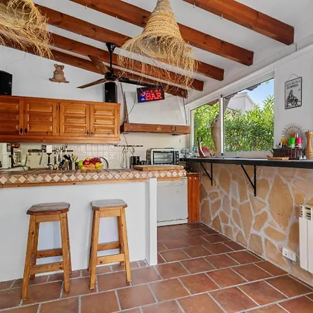 Domingo - Plusholidays * Benissa